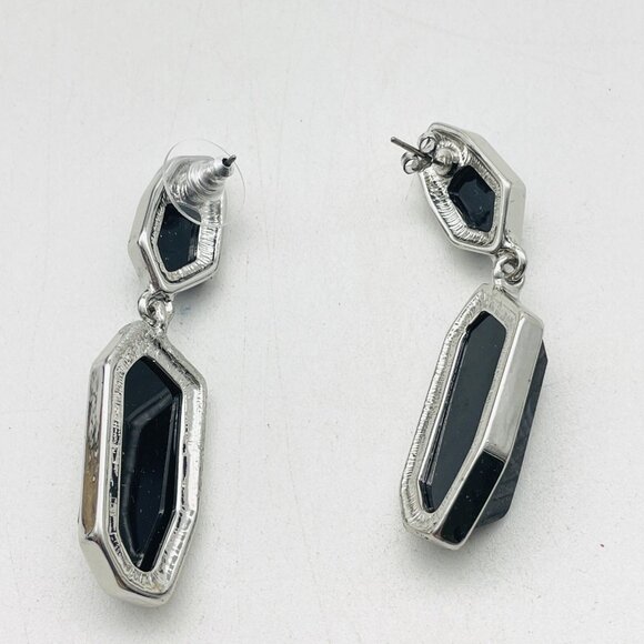 SIMPLY VERA Vera Wang Signed Earrings Black Faceted Stone Drop Silver Tone Mod - Picture 3 of 10